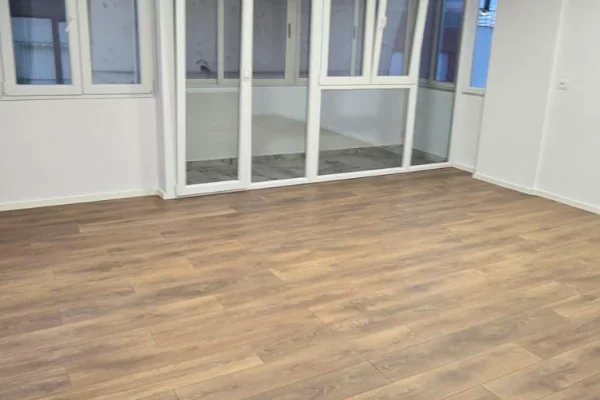 Shtepi ne shitje Apartament ne Tirane, 2+1, Mobilimi Bosh, pa mobiluar, Pagesa 218,000  Euro.