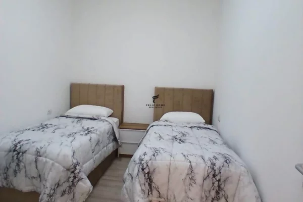 Shtepi me qera Apartament ne Tirane, 2+1, Mobilimi E mobiluar, Pagesa 1,000  Euro.