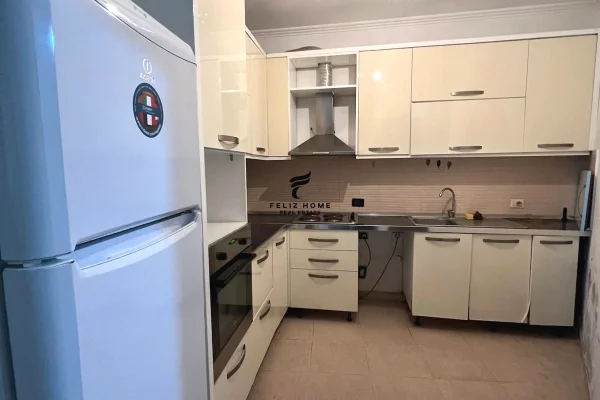 Shtepi ne shitje Apartament ne Tirane, 2+1, Mobilimi E mobiluar, Pagesa 110,000  Euro.
