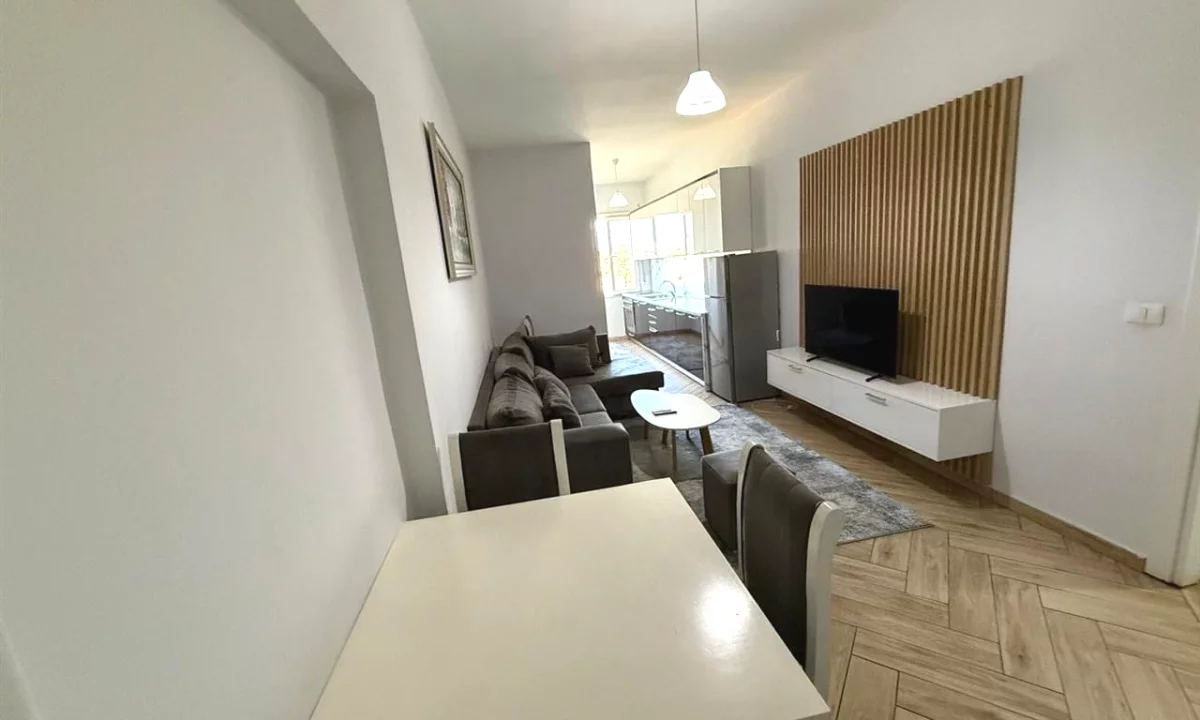 Shtepi me qera Apartament ne Tirane, 1+1, Mobilimi E mobiluar, Pagesa 500  Euro.