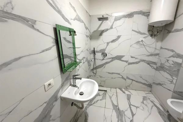 Shtepi me qera Apartament ne Tirane, 1+1, Mobilimi E mobiluar, Pagesa 500  Euro.