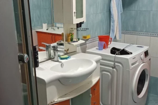 Shtepi me qera Apartament ne Tirane, 2+1, Mobilimi E mobiluar, Pagesa 50,000  Leke.