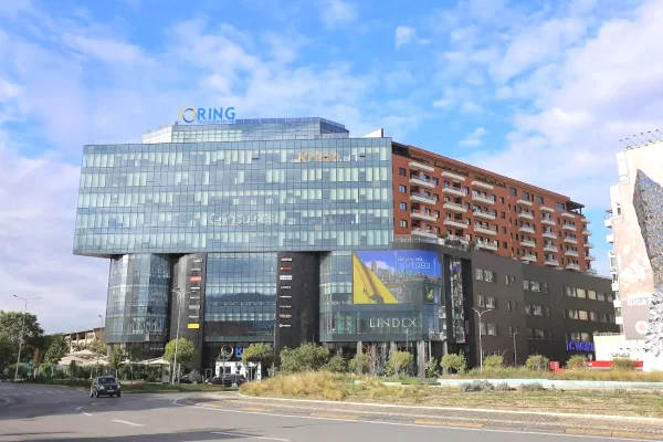 ZYRE ME QERA 2+1 ZOGU I ZI 900 EURO