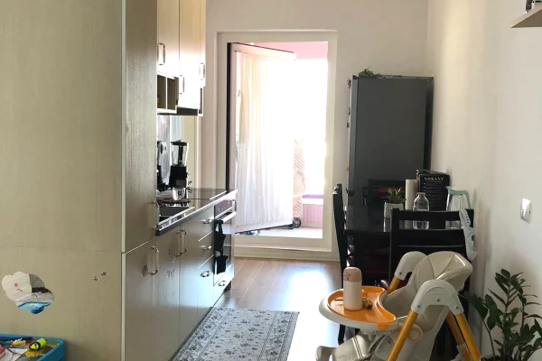 Shtepi ne shitje Apartament ne Tirane, 1+1, Mobilimi E mobiluar, Pagesa 106,000  Euro.