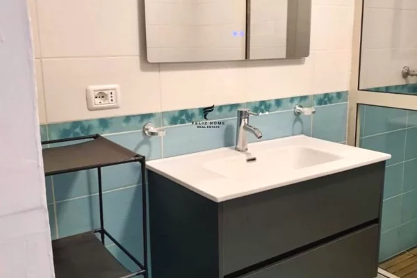 Shtepi me qera Apartament ne Tirane, 2+1, Mobilimi E mobiluar, Pagesa 55,000  Leke.