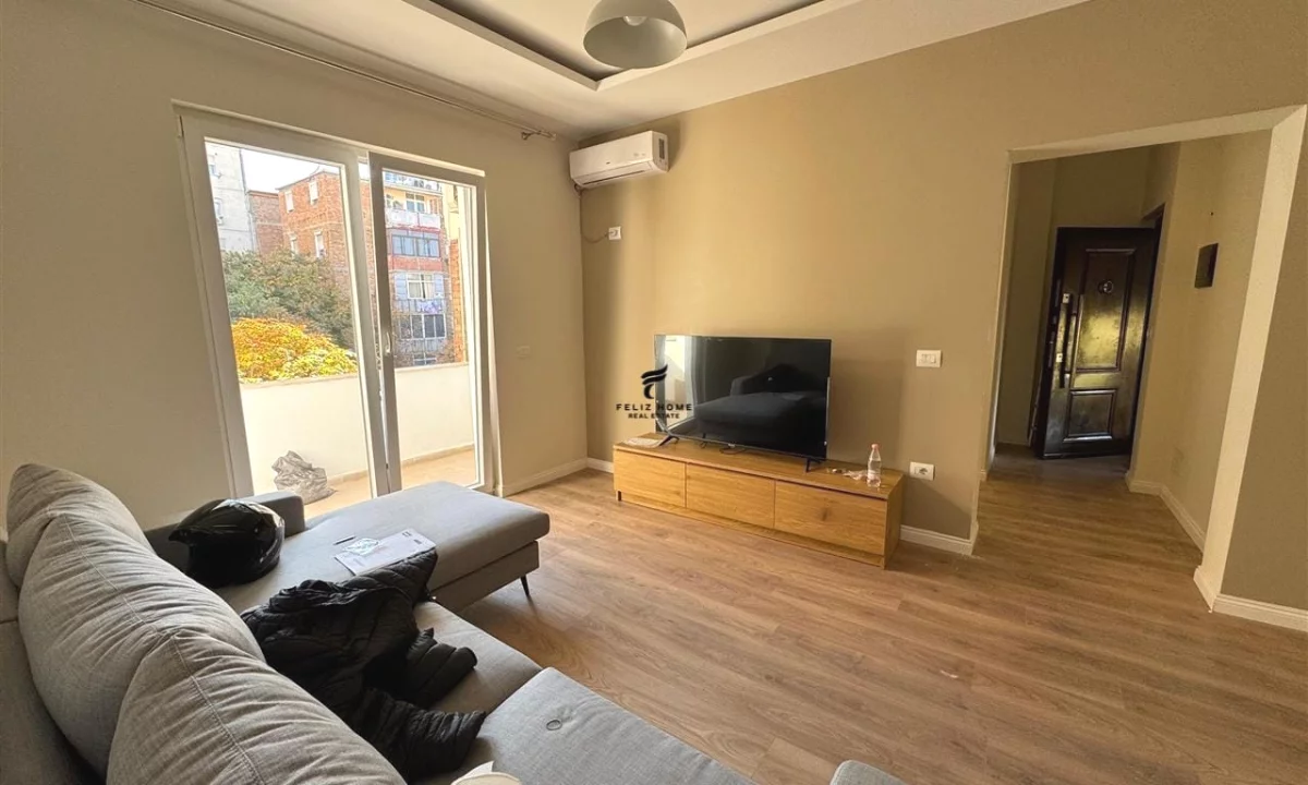 Shtepi me qera Apartament ne Tirane, 1+1, Mobilimi E mobiluar, Pagesa 650  Euro.