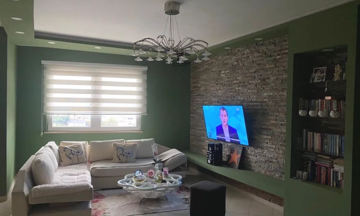 Shtepi ne shitje Apartament ne Tirane, 2+1, Mobilimi E mobiluar, Pagesa 154,000  Euro.