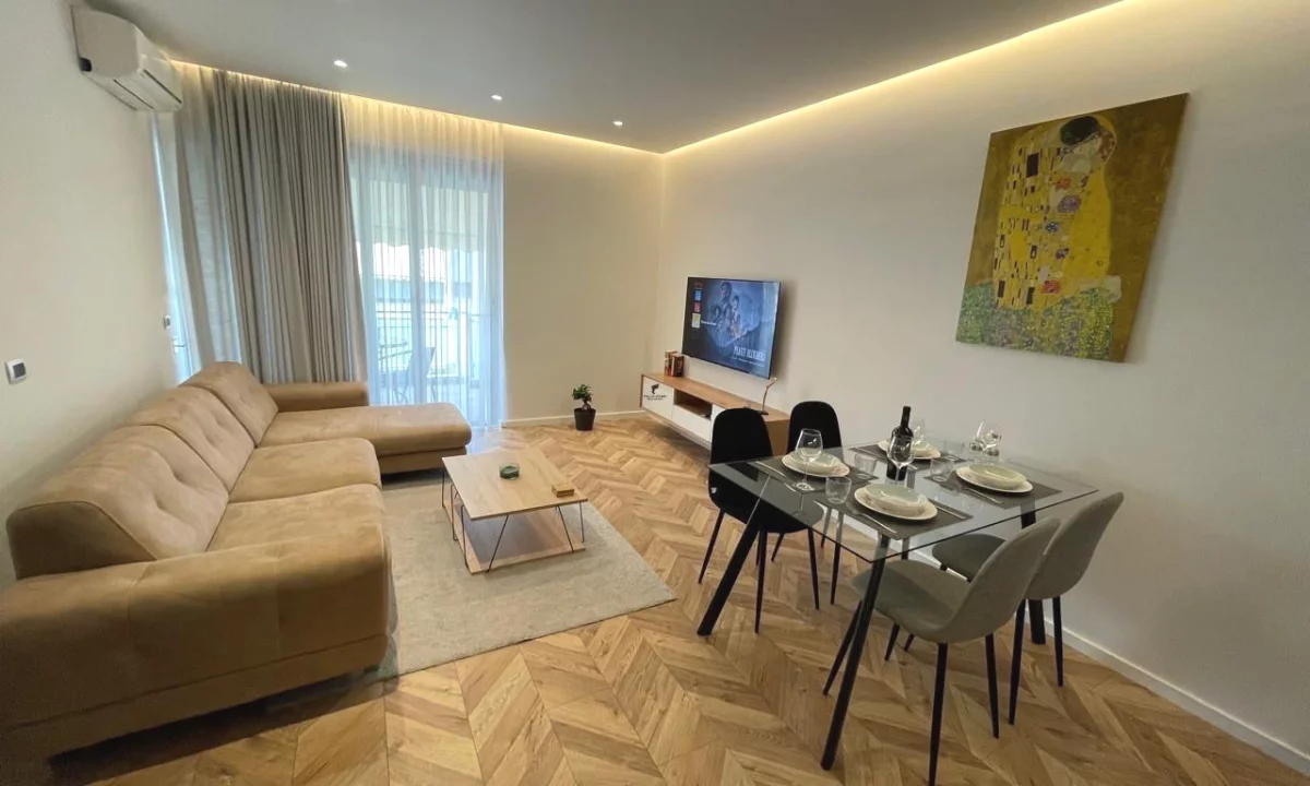 Shtepi me qera Apartament ne Tirane, 1+1, Mobilimi E mobiluar, Pagesa 800  Euro.