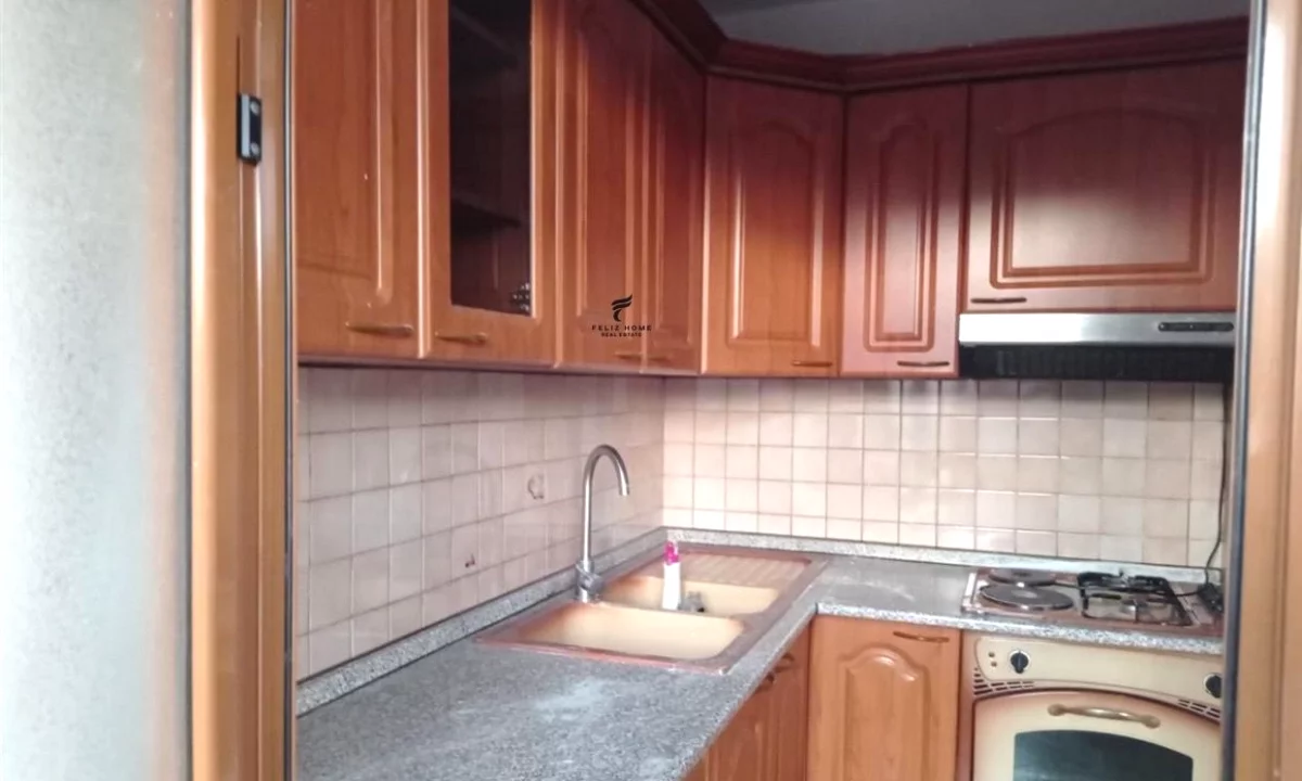 Shtepi ne shitje Apartament ne Tirane, 1+1, Mobilimi E mobiluar, Pagesa 125,000  Euro.