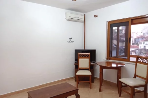 Shtepi ne shitje Apartament ne Tirane, 1+1, Mobilimi E mobiluar, Pagesa 125,000  Euro.
