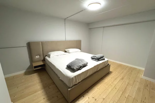 Shtepi me qera Apartament ne Tirane, 1+1, Mobilimi E mobiluar, Pagesa 70,000  Leke.