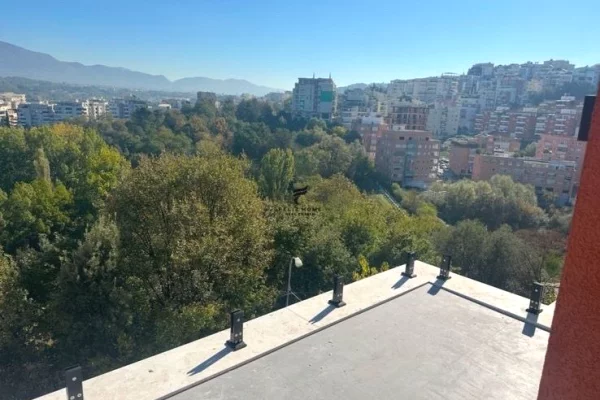 Business Property in Sale 5+1 in Tirana - 250,000,000 Leke