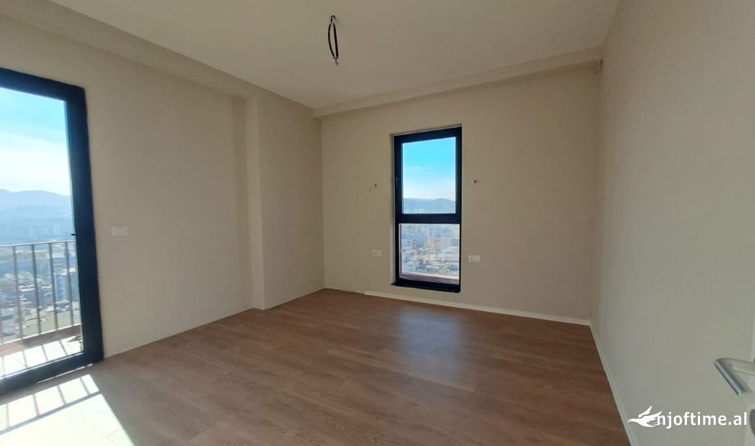 Jepet ambjent zyre me qera Tirana Garden Buiding ! 