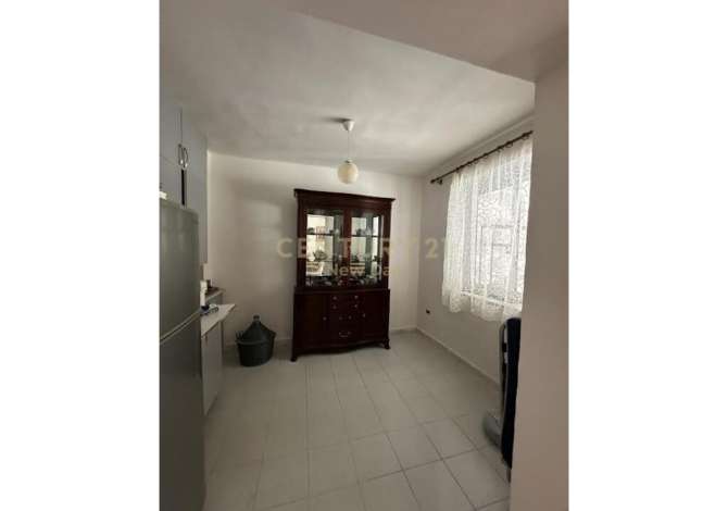 Ambient biznesi me qera 3+1 ne Durres - 350 Euro