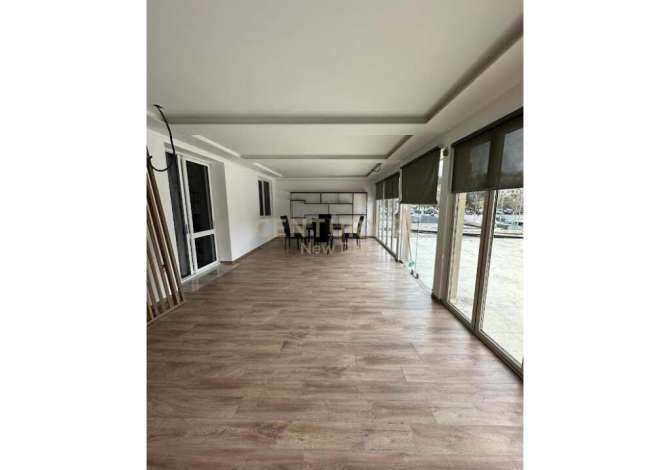 Ambient biznesi me qera 3+1 ne Durres - 350 Euro