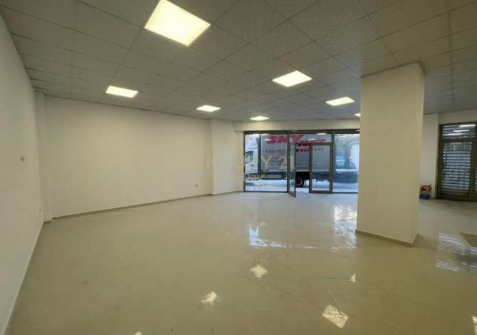 Ambient Për Qira në Qendren e Durrësit - 700€ | 120 m²