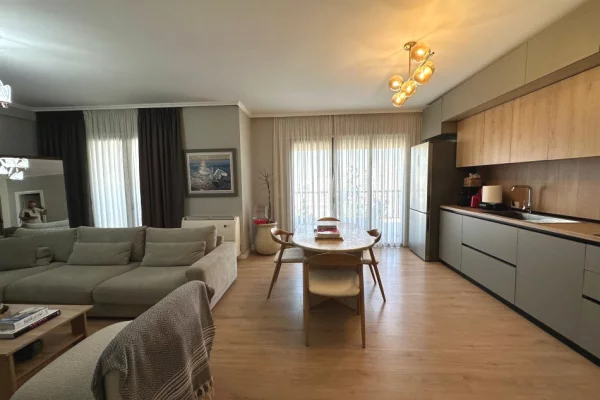 Jepet me qera apartament 2+1+2 tek Rruga e Durresit(Colosseo)
