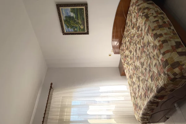 Shtepi me qera Apartament ne Tirane, 1+1, Mobilimi E mobiluar, Pagesa 450  Euro.