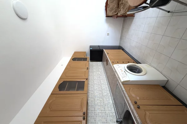 Shtepi me qera Apartament ne Tirane, 1+1, Mobilimi E mobiluar, Pagesa 450  Euro.