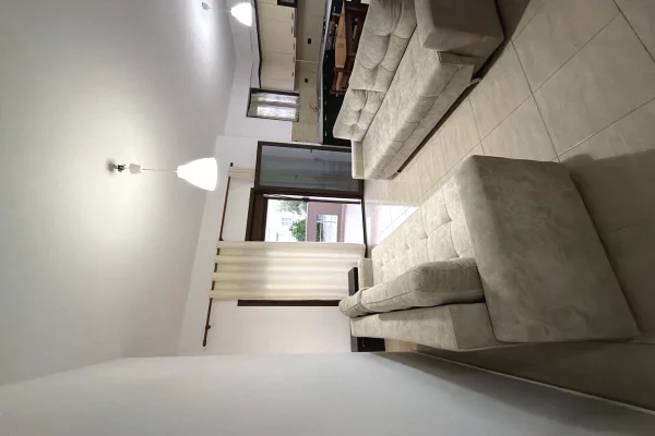 Shtepi me qera Apartament ne Tirane, 1+1, Mobilimi E mobiluar, Pagesa 380  Euro.
