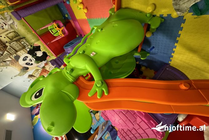 Pajisje biznesi ne shitje ne Tirane - 950 Euro