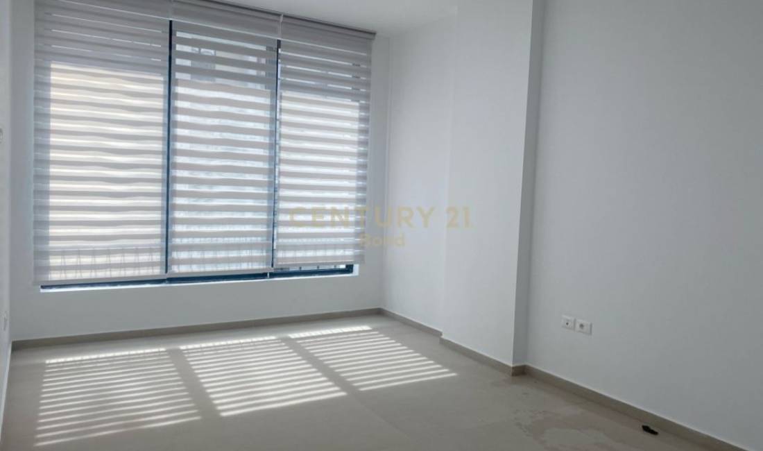 Ambjent zyre per shitje tek Oxhaku