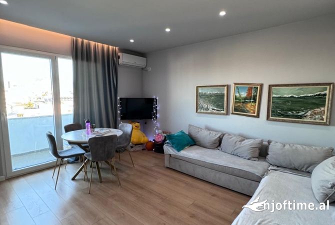 Shtepi ne shitje Apartament ne Tirane, 1+1, Mobilimi E mobiluar, Pagesa 130,000  Euro.