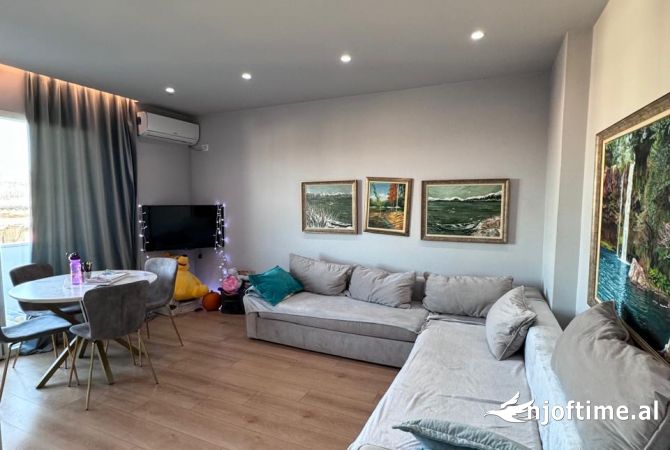 Shtepi ne shitje Apartament ne Tirane, 1+1, Mobilimi E mobiluar, Pagesa 130,000  Euro.