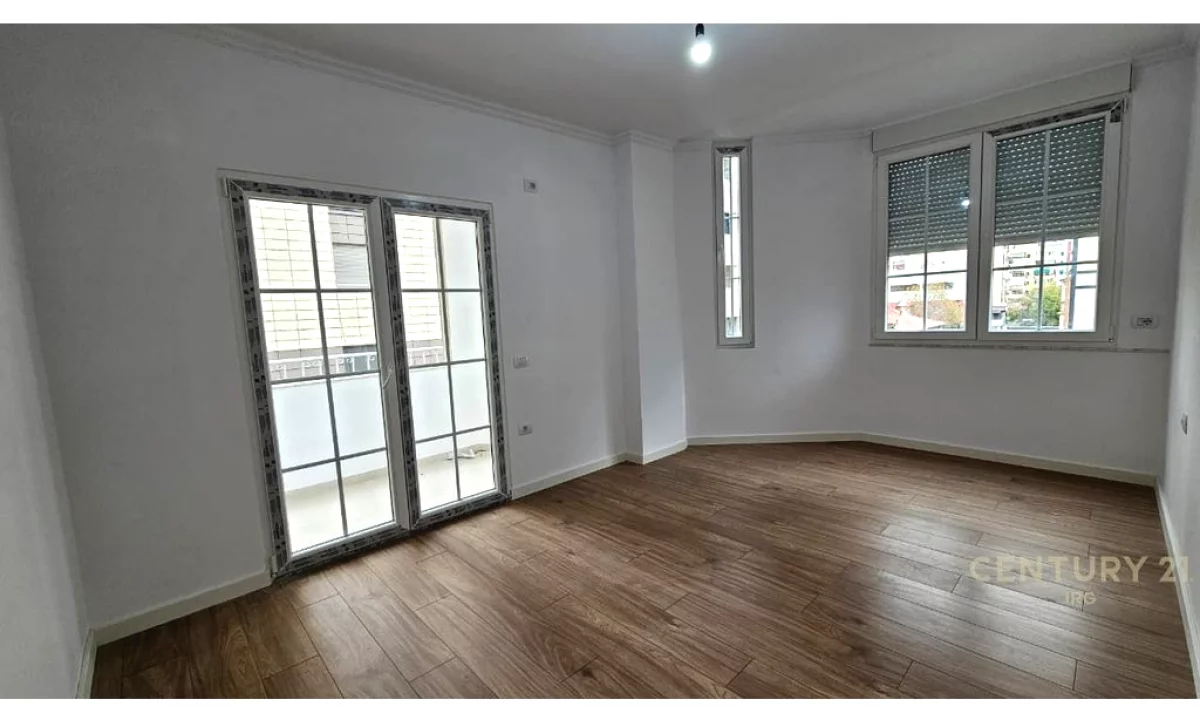 Shtepi ne shitje Apartament ne Tirane, 2+1, Mobilimi E mobiluar, Pagesa 220,000  Euro.