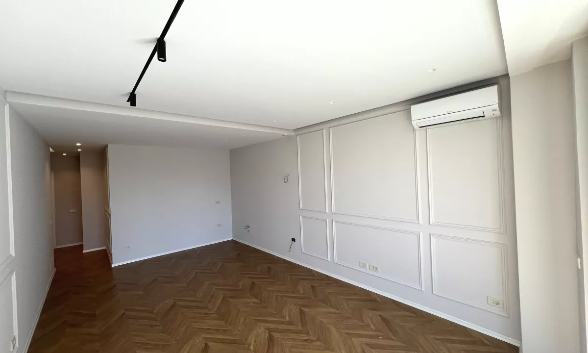 Appartamento in affitto a Tirana 2+1, Vuoto