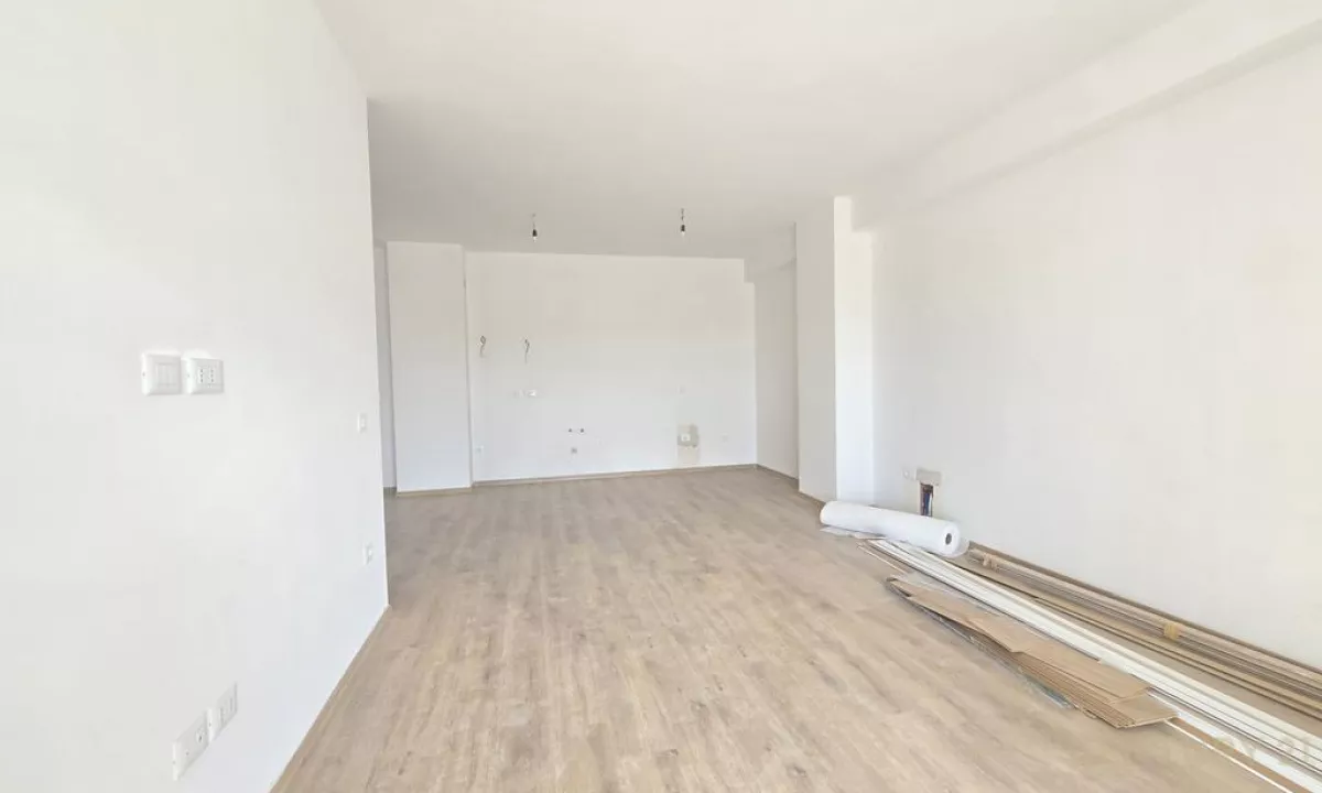 Shtepi ne shitje Apartament ne Tirane, 2+1, Mobilimi Bosh, pa mobiluar, Pagesa 187,000  Euro.