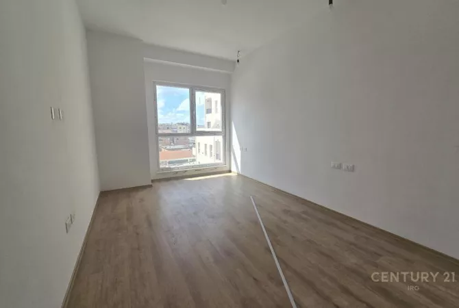 Shtepi ne shitje Apartament ne Tirane, 2+1, Mobilimi Bosh, pa mobiluar, Pagesa 187,000  Euro.