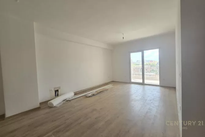 Shtepi ne shitje Apartament ne Tirane, 2+1, Mobilimi Bosh, pa mobiluar, Pagesa 187,000  Euro.