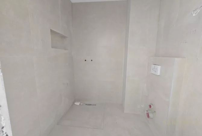 Shtepi ne shitje Apartament ne Tirane, 2+1, Mobilimi Bosh, pa mobiluar, Pagesa 187,000  Euro.