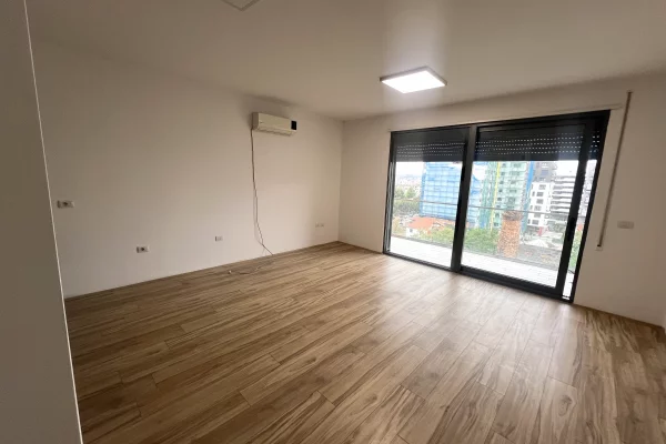 Business Property for Rent 3+1 in Tirana - 800 Euro