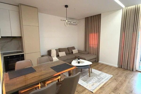 Appartamento in affitto a Tirana 1+1, Arredato