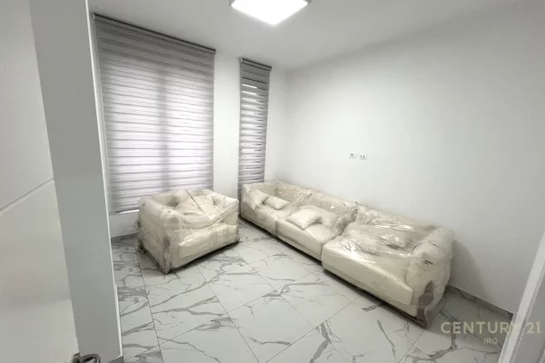 Ambjent komercial per qera tek Kompleksi Zirkon,Rr Kongresi i Manastirit