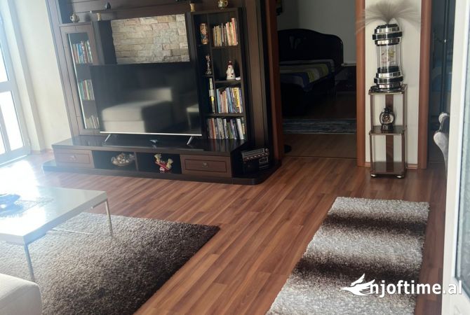 Shtepi me qera Apartament ne Tirane, 2+1, Mobilimi E mobiluar, Pagesa 500  Euro.