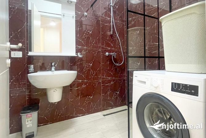 Appartamento in vendita a Tirana 2+1, Arredato