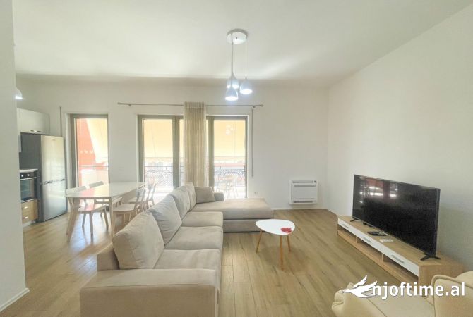 Appartamento in vendita a Tirana 2+1, Arredato