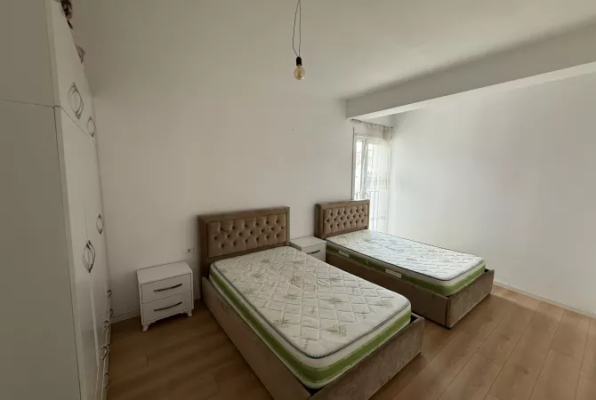 Shtepi me qera Apartament ne Tirane, 1+1, Mobilimi E mobiluar, Pagesa 450  Euro.