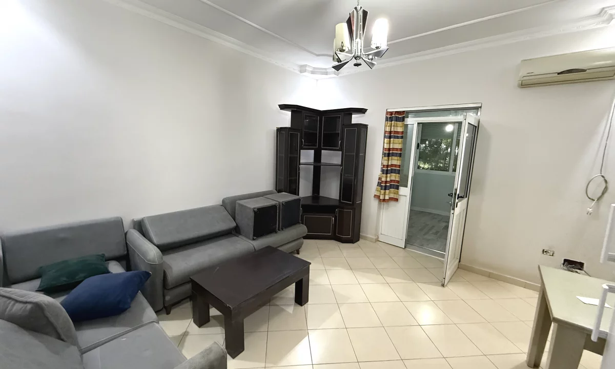 Shtepi me qera Apartament ne Tirane, 2+1, Mobilimi E mobiluar, Pagesa 400  Euro.