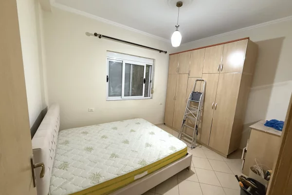 Shtepi me qera Apartament ne Tirane, 2+1, Mobilimi E mobiluar, Pagesa 400  Euro.