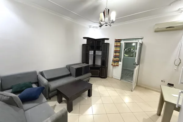 Jepet me qera 2+1 te restorant fresku 400 euro