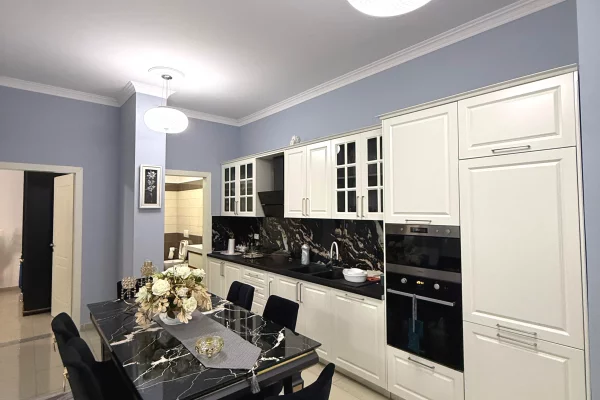 Shtepi me qera Apartament ne Tirane, 2+1, Mobilimi E mobiluar, Pagesa 550  Euro.