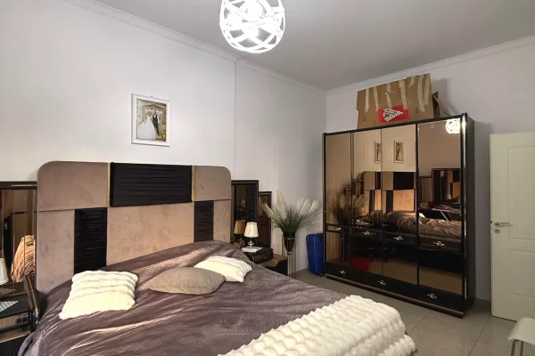 Shtepi me qera Apartament ne Tirane, 2+1, Mobilimi E mobiluar, Pagesa 550  Euro.