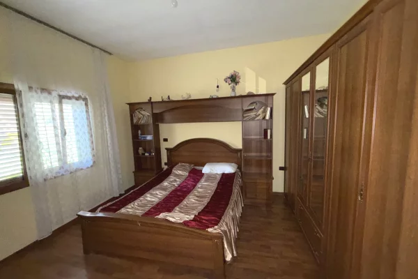 Shtepi me qera Apartament ne Tirane, 2+1, Mobilimi E mobiluar, Pagesa 400  Euro.