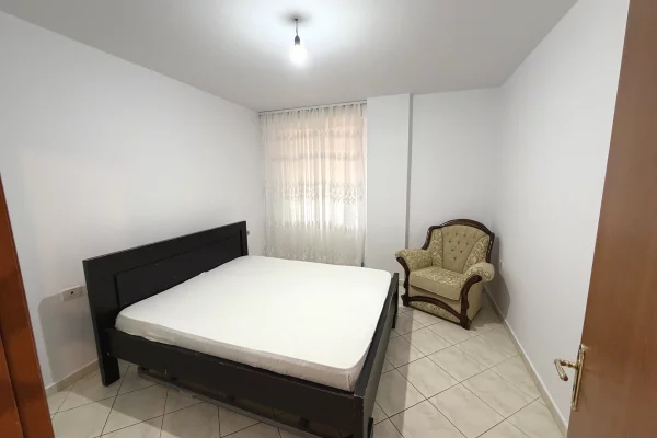 Shtepi me qera Apartament ne Tirane, 2+1, Mobilimi E mobiluar, Pagesa 400  Euro.