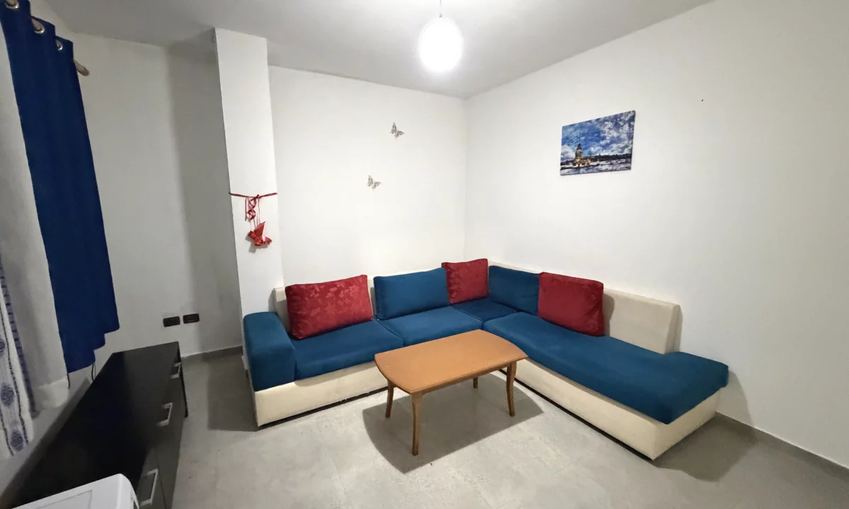 Shtepi me qera Apartament ne Tirane, 1+1, Mobilimi E mobiluar, Pagesa 35,000  Leke.