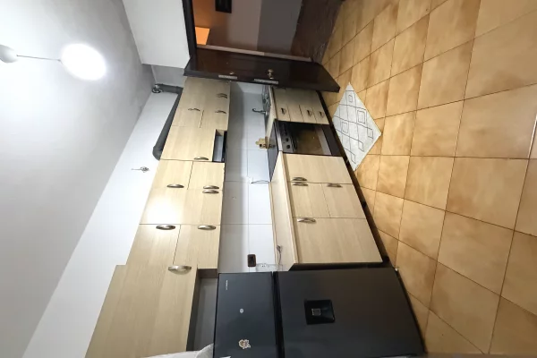 Shtepi me qera Apartament ne Tirane, 1+1, Mobilimi E mobiluar, Pagesa 35,000  Leke.